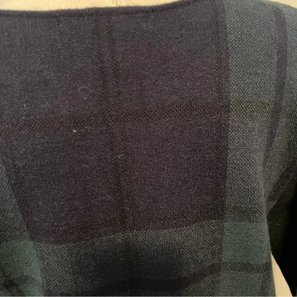 NEW Tahari Women’s Sweater 1X Black Watch Plaid Tartan Cuffed 3/4 Sleeve NWOT - Picture 4 of 7